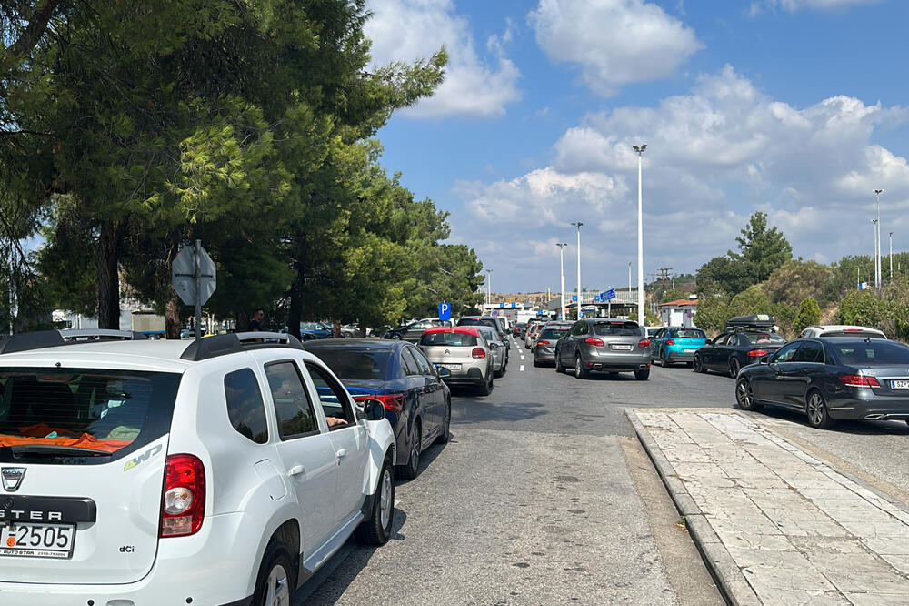 Kakvo je stanje na granicama ovog jutra? Oglasio se AMSS sa novim izveštajem