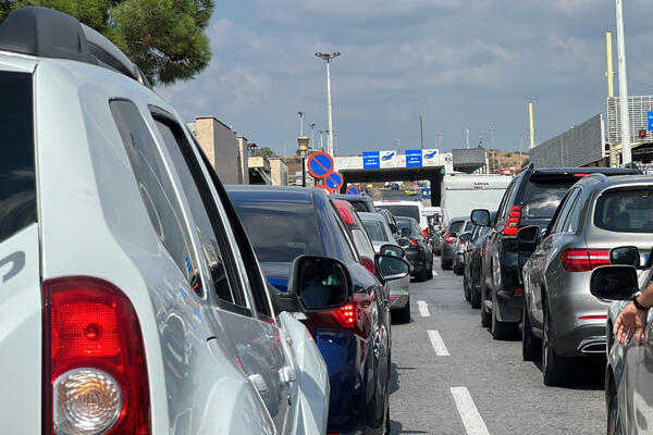 EVO KAKVO JE STANJE NA GRANICAMA OVOG JUTRA: AMSS izdao saopštenje