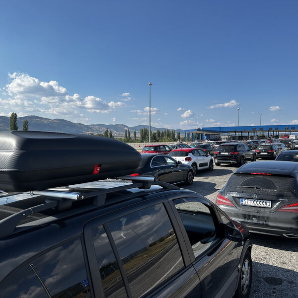 Da vam sve presedne i pre nego što počne! Kolona prema moru duga 12 KILOMETARA!