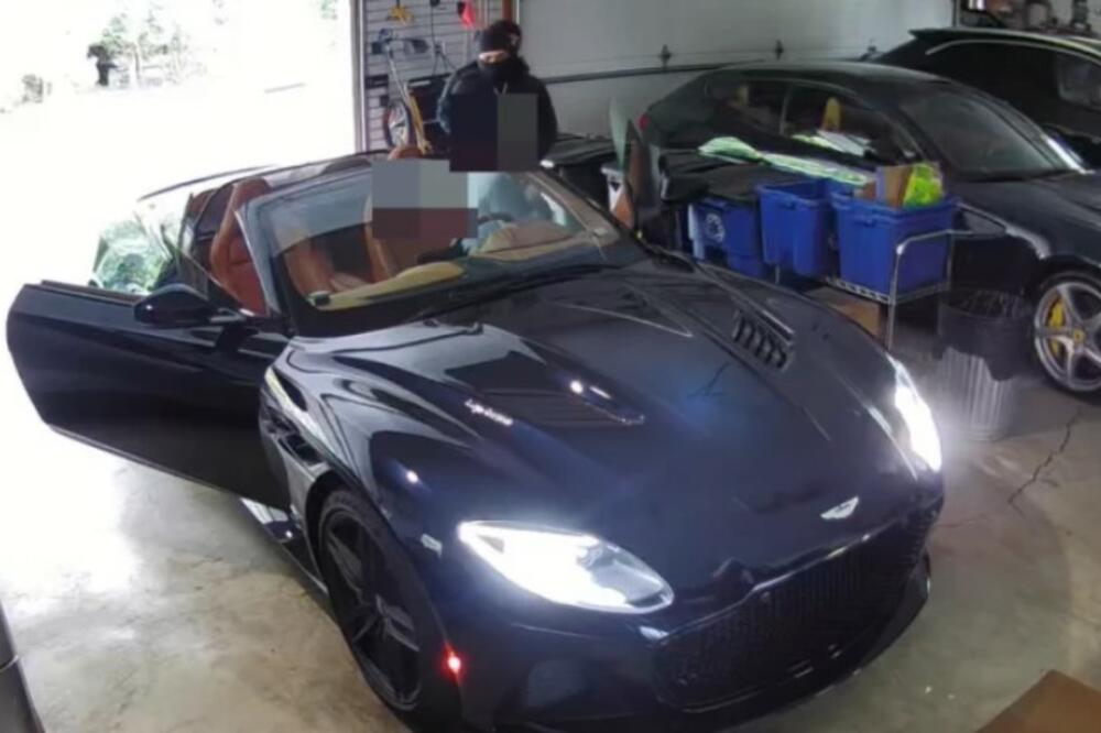POGLEDAJTE NESTVARNI SNIMAK KRAĐE LUKSUZNOG AUTOMOBILA: Vlasnik bio za volanom, nije znao šta ga je SNAŠLO (VIDEO)