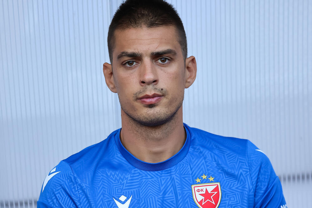 Vujadin Savić hitno napustio Srbiju!