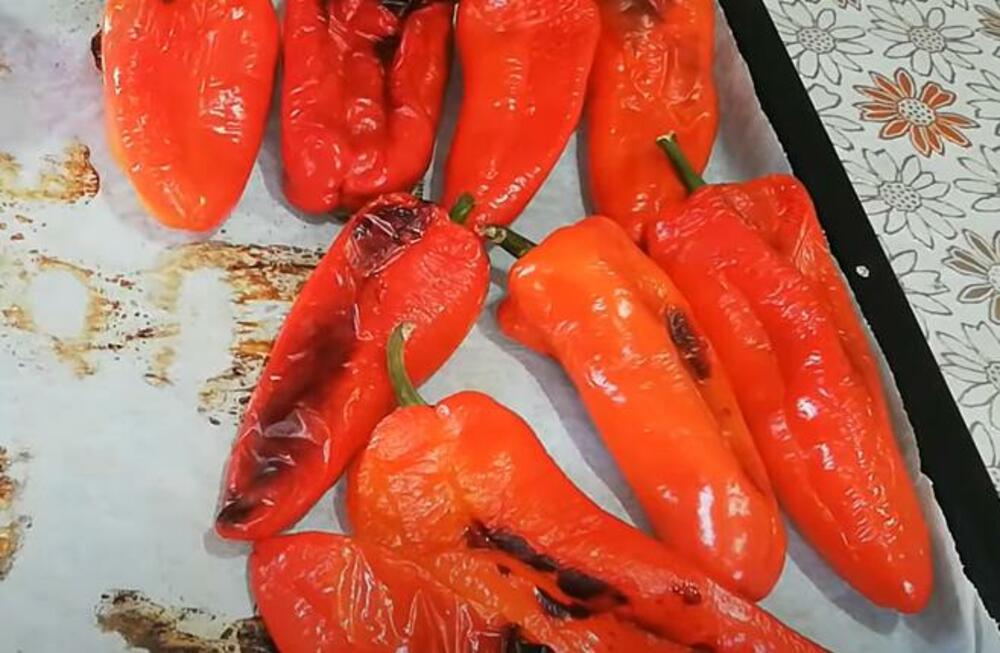 Pečene paprike u tegli sa belim lukom, Paprike, Zimnica