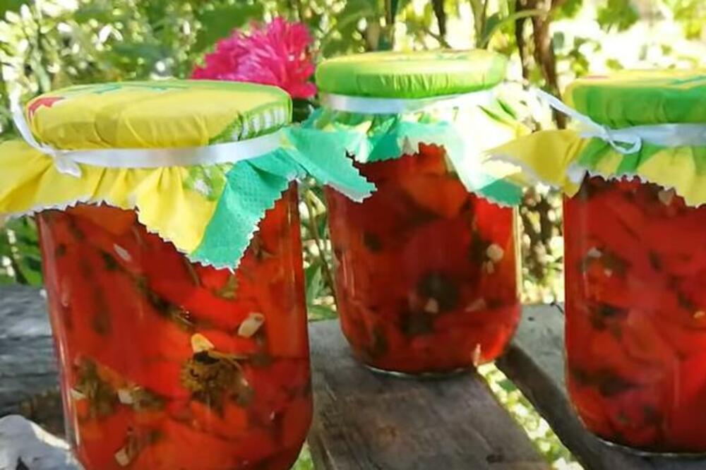 NAJBOLJI SAVET NAŠIH BAKA ZA DUŽE TRAJANJE ZIMNICE: Evo kako da vam se u teglama NE UHVATI buđ - proverena caka