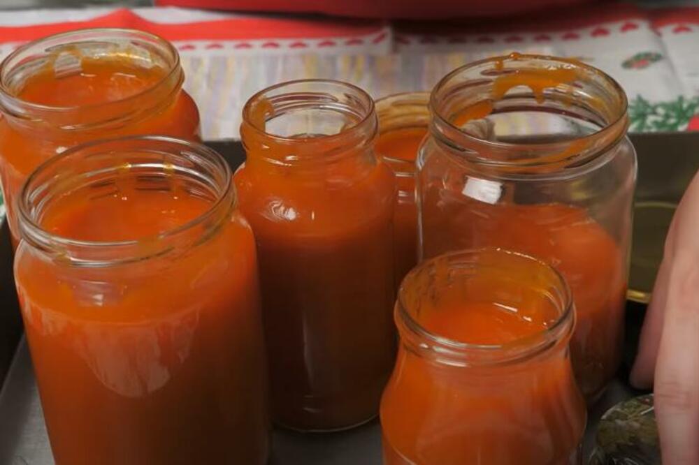 DOMAĆI PEKMEZ OD KAJSIJA BEZ KONZERVANSA: Najslađa poslastica sa sela - samo naši stari je spremaju po ovom receptu