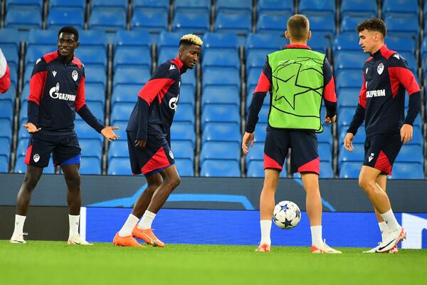 FUDBALERIMA ZVEZDE STIGLA VELIKA PODRŠKA: "Srećno i hrabro večeras!" (FOTO)