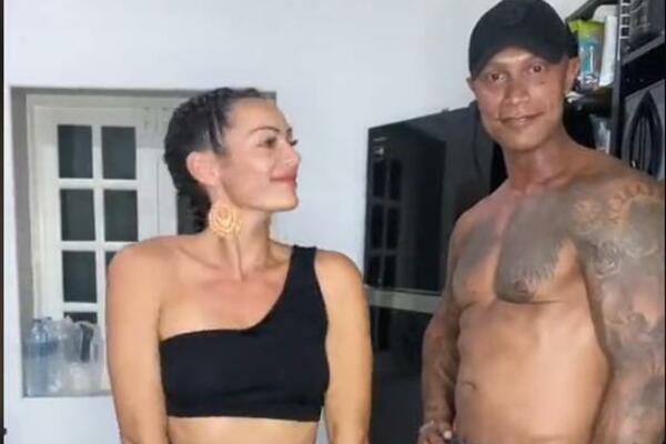 UDALA SE ZA ZVEZDU FILMOVA ZA ODRASLE I OTKRILA ŠTA SADA SVE ZNA: Kada čujete DETALJE sa drugog sastanka ZANEMEĆETE