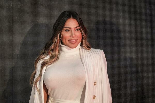 HVALI SE LUKSUZNIM ŽIVOTOM, JAHTAMA I KOLIMA, A ŽIVI KAO PODSTANAR: Naša pevačica sve PRIZNALA, ovo je ISTINA