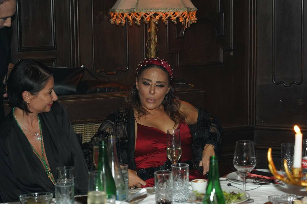 "PROLAZI KROZ MNOGO BOLA I KORISTI ALKOHOL DA GA UGUŠI" Ana Nikolić objavom POTRESLA DO SRŽI, ljudi koji piju...