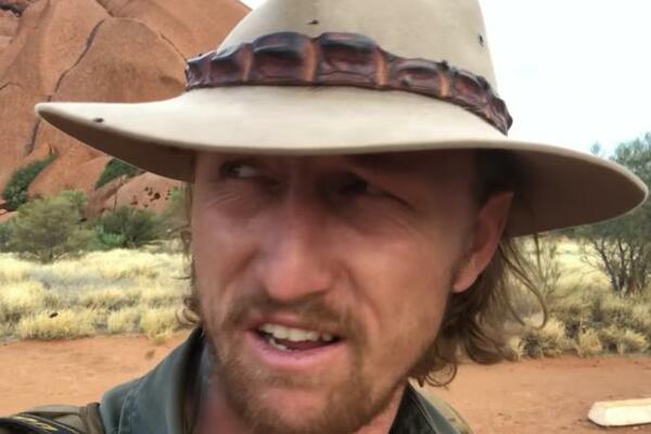 ON OTKRIVA KAKO DA SE REŠITE MUVE BEZ MUHOLOVKE, U PAR SEKUNDI: Upozoravamo vas, samo jaki mogu da vide ceo snimak