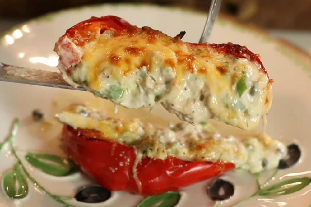 GRKINJE PRAVE MNOGO SOČNIJE PUNJENE PAPRIKE OD NAŠIH DOMAĆICA: Srpski MUŠKARCI padaju na ovaj njihov RECEPT