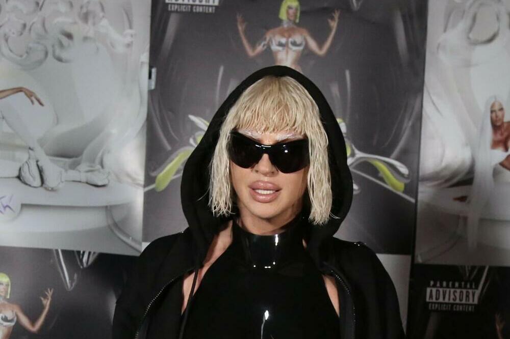 EVO NA KOGA JE KARLEUŠA SADA UDARILA: Oštre reči seku kao ŽILET, od njenih PROGNOZA mnogima neće biti SVEJEDNO