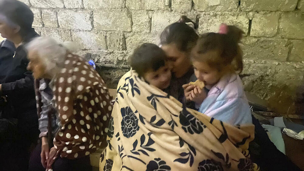 Majka i dvoje dece u Nagorno-Karabahu