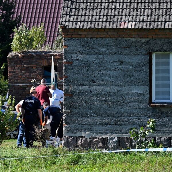 HOROR U CRNOJ GORI! Majka držala ćerku KAO ROBA 10 GODINA, komšije prijavile UŽAS, ali sistem PONOVO ZAKAZAO