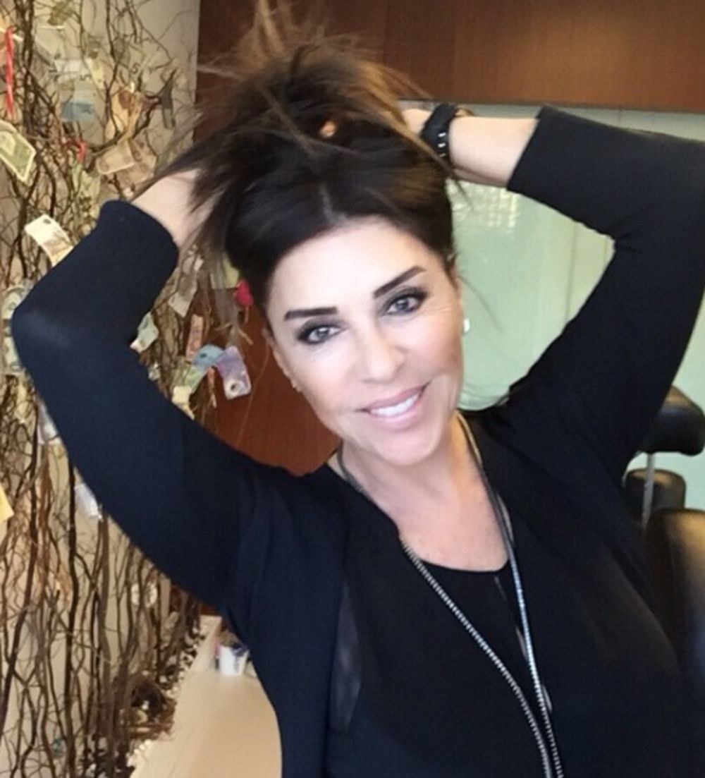 Nebahat Čehre, Majka Sultanija