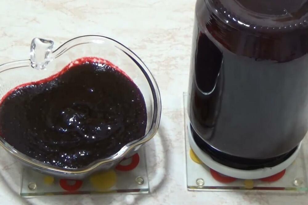 PORED OVOG DŽEMA NEĆETE KUPITI JEDAN SLATKIŠ CELE ZIME: Na ovoj ZIMNICI su odrasli NAŠI PRECI (RECEPT)