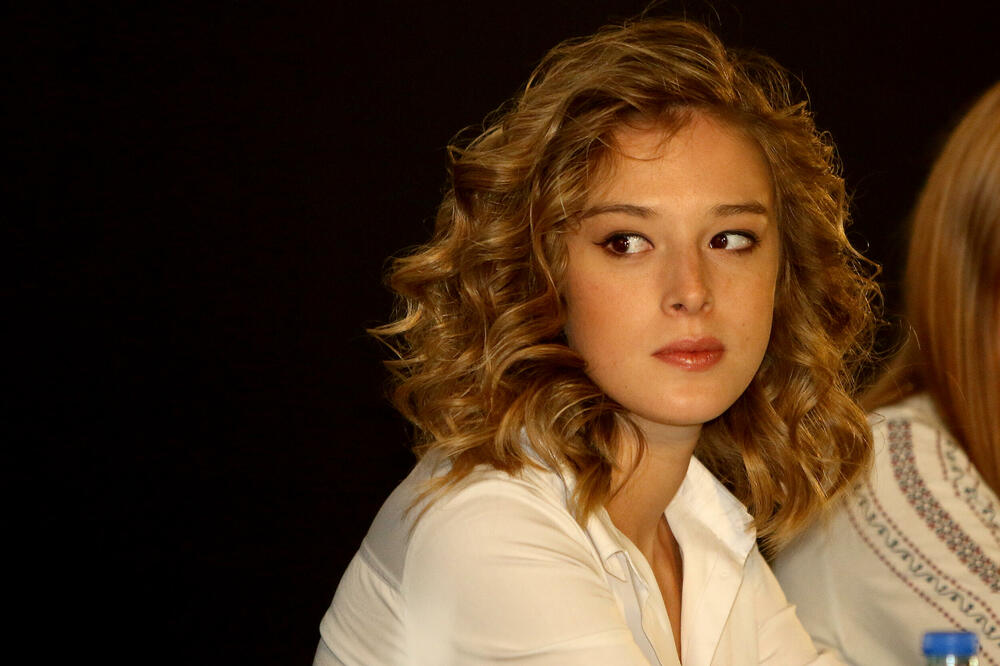 Zašto svi bruje o Mileni Radulović? Uhvaćena u Berlinu, a od boginje lepote ne može niko da odvoji pogled