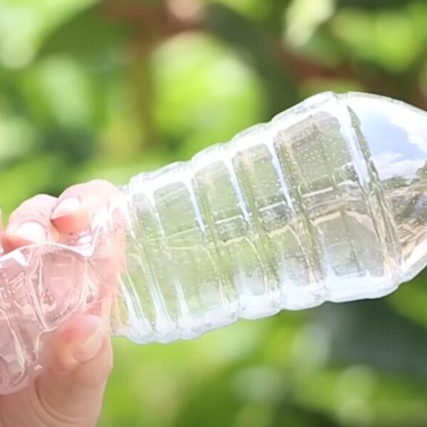 Nemojte nikad piti vodu iz plastične flaše koja je stajala na suncu, 1 stvar može ozbiljno ugroziti vaše zdravlje