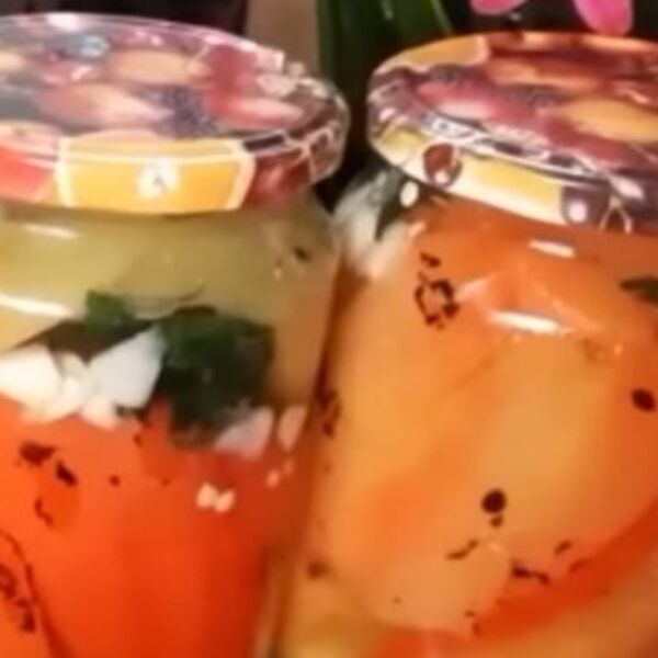 Omiljeni slavsko predjelo: Recept za najukusnije paprike u pavlaci