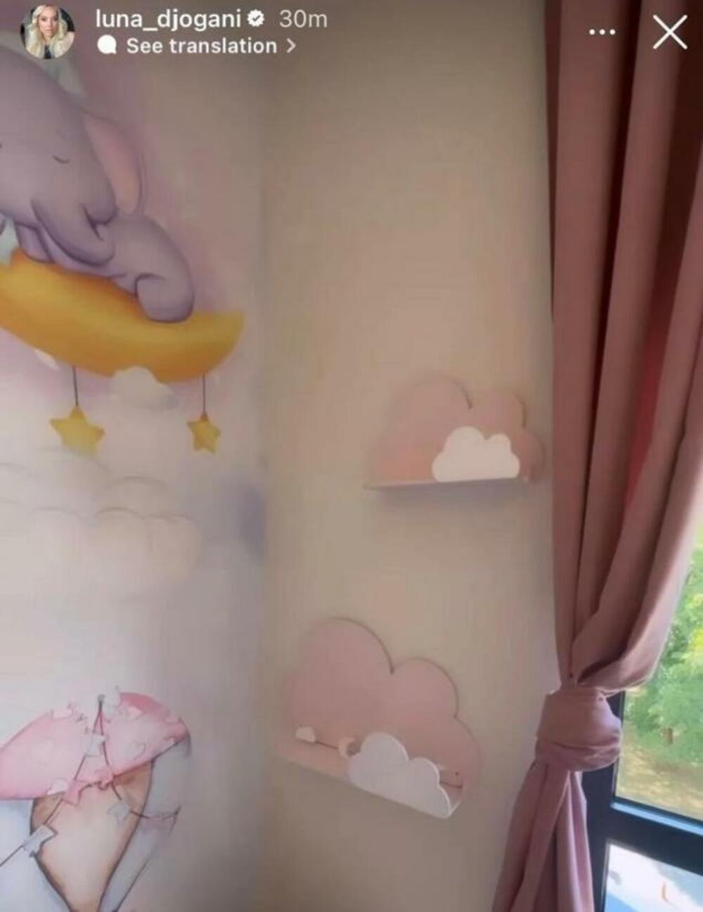 Vidimo neobične police u obliku oblaka