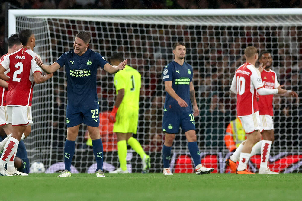 ARSENAL MUNJEVITO SRUŠIO HOLANĐANE, BAJERN BOLJI U DERBIJU: Napoli do pobede u produžecima! (FOTO)