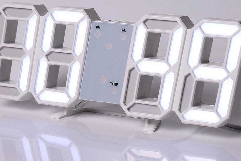 ZANIMLJIV LED SVETLEĆI SAT: Dekorativno i praktično za svaku prostoriju!