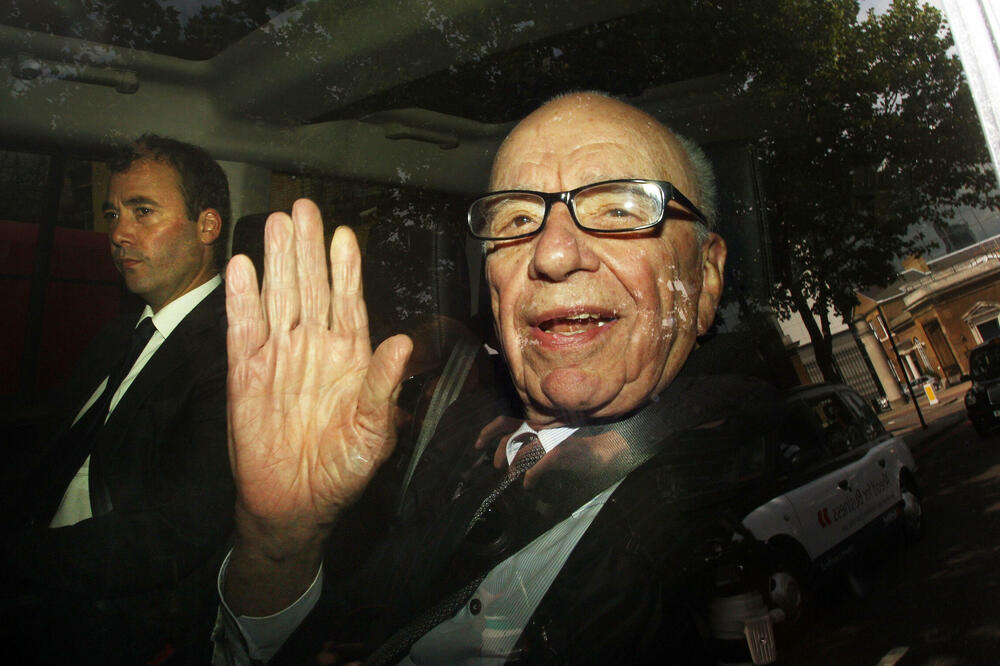 MEDIJSKI MOGUL SE POVLAČI SA ČELA IMPERIJE: Odlazi u penziju nakon 7 DECENIJA, a evo ko će ga NASLEDITI