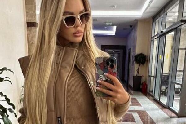 MARIJA JE ČESTO NA METI ZLIH JEZIKA: Udala se za slavnog fudbalera, rodila mu 3 sina, a izgleda kao MILION DOLARA