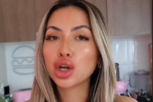 NARUČILA TORTU, A STIGLO JOJ GADNO IZNENAĐENJE: Umalo POVRATILA kad je videla - ovo je UŽASNO (VIDEO)