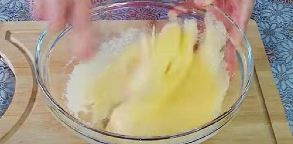 Kolač, Kolač sa jabukama orahom i grizom