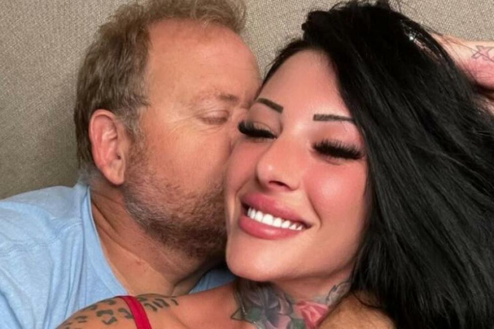 LEJLA SE UDALA ZA 25 GODINA STARIJEG DEDU, I TO ZBOG OVE STVARI U KREVETU: Gubi RAZUM kad joj to uradi