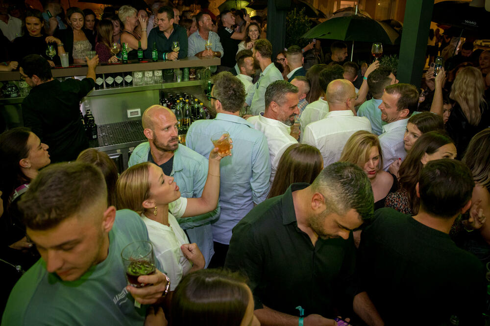 NAŠA KOMPANIJA WMG NAPRAVILA SPEKTAKL U ROVINJU: Hiljadu gostiju uživalo u "koncertu iznenađenja"