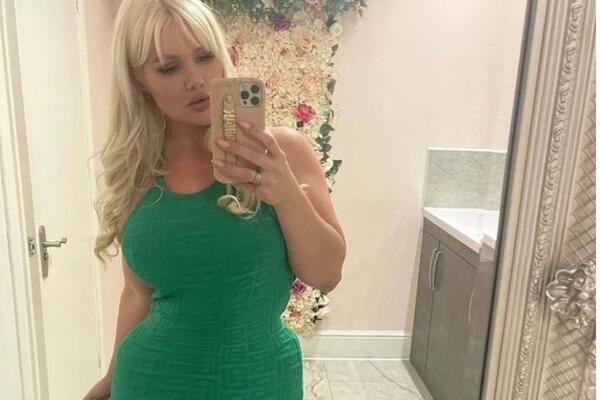 SE*SI MAMA ZARAĐUJE 60 000 EVRA MESEČNO SAMO PRIČOM: Postoji VIŠI nivo koji se MASNO naplaćuje, muškarci se OTIMAJU