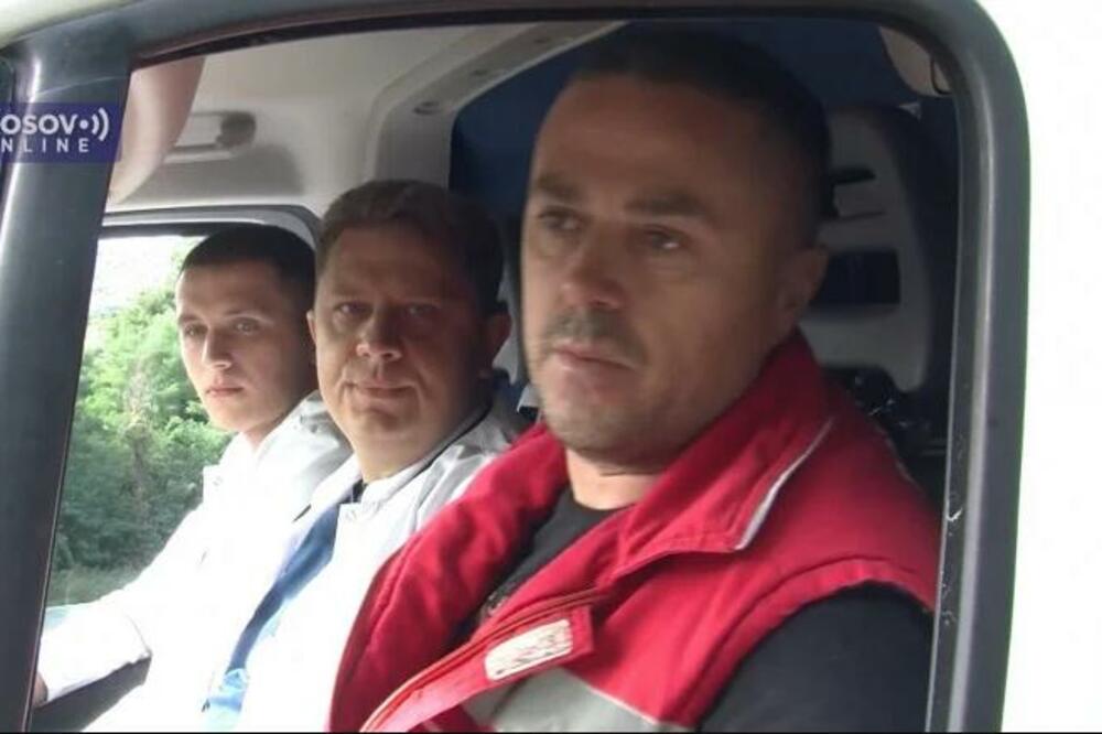 KOSOVSKA POLICIJA NE DOZVOLJAVA DA PROĐU NI KOLA HITNE POMOĆI: Došli po pozivu jer je čoveku POZLILO, ne mogu dalje