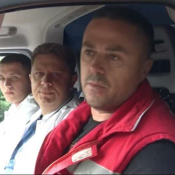 KOSOVSKA POLICIJA NE DOZVOLJAVA DA PROĐU NI KOLA HITNE POMOĆI: Došli po pozivu jer je čoveku POZLILO, ne mogu dalje