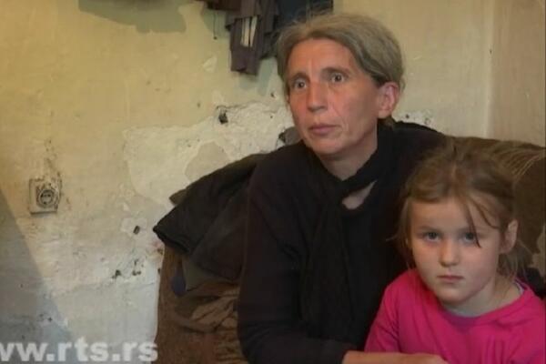 OTAC IM PREMINUO, ŽIVE SA MAJKOM U ORONULOJ KUĆI BEZ KUPATILA: Potrebna pomoć za sedmočlanu porodicu u Srbiji