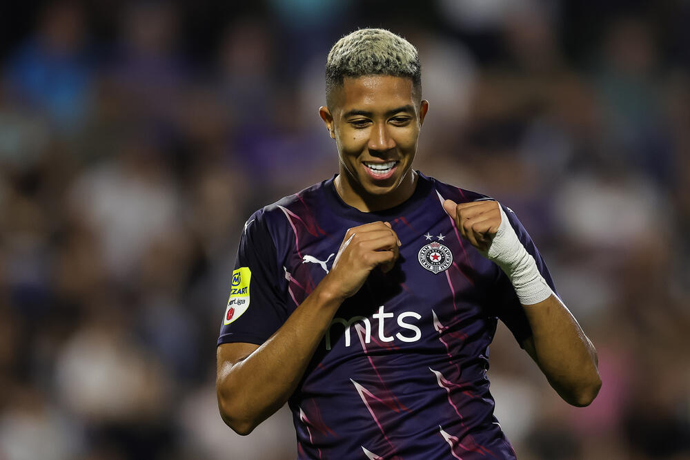 SALDANJA KAO LEONARDO I KLEO! Žoga bonito Brazilca pred večiti derbi (FOTO)