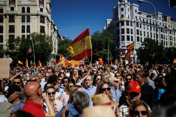 ŠPANCI NA NOGAMA, VELIKI PROTEST U MADRIDU: Bune se protiv PLANA za AMNESTIJU KATALOSNIH SEPATATISTA! (FOTO)