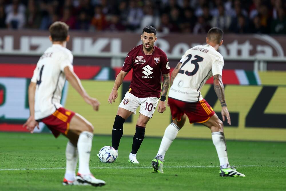 RADONJIĆA ZOVE ČOVEK KOJI GA JE OTKRIO! Krilni napadač ima i još jednu ponudu (FOTO)