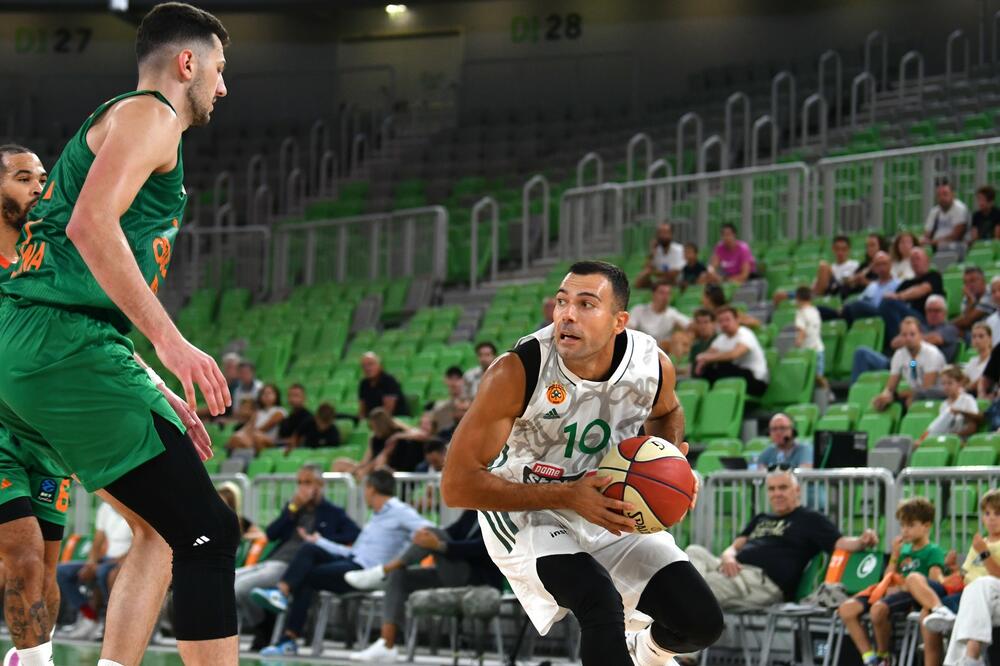 PAO SAČUVAO SVOJ DOM I OSVOJIO TROFEJ! Slukas srušio Efes (VIDEO/FOTO)