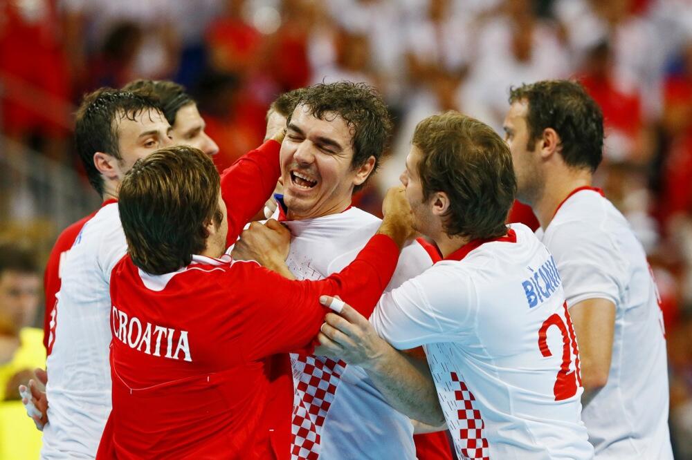 BIVŠI RUKOMETAŠ HRVATSKE PUŠTEN NA SLOBODU, SUPRUGA OČAJNA: "Čekam da se opet napije i da me ovaj put UBIJE!"