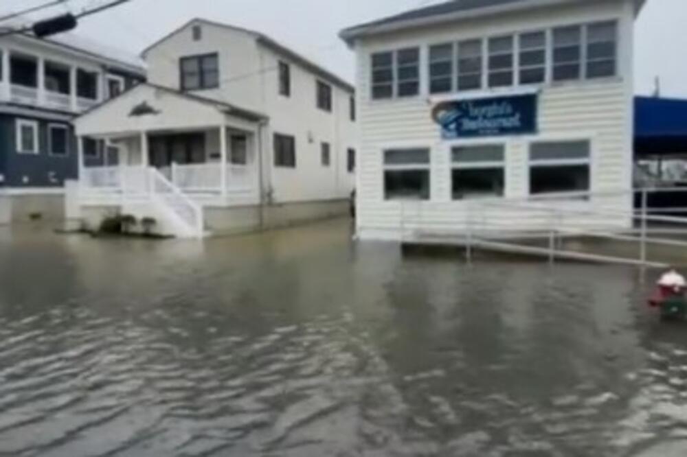SUPERĆELIJSKE OLUJE HARAJU AMERIKOM: Poplavljeni gradovi, najgore tek sledi (VIDEO)
