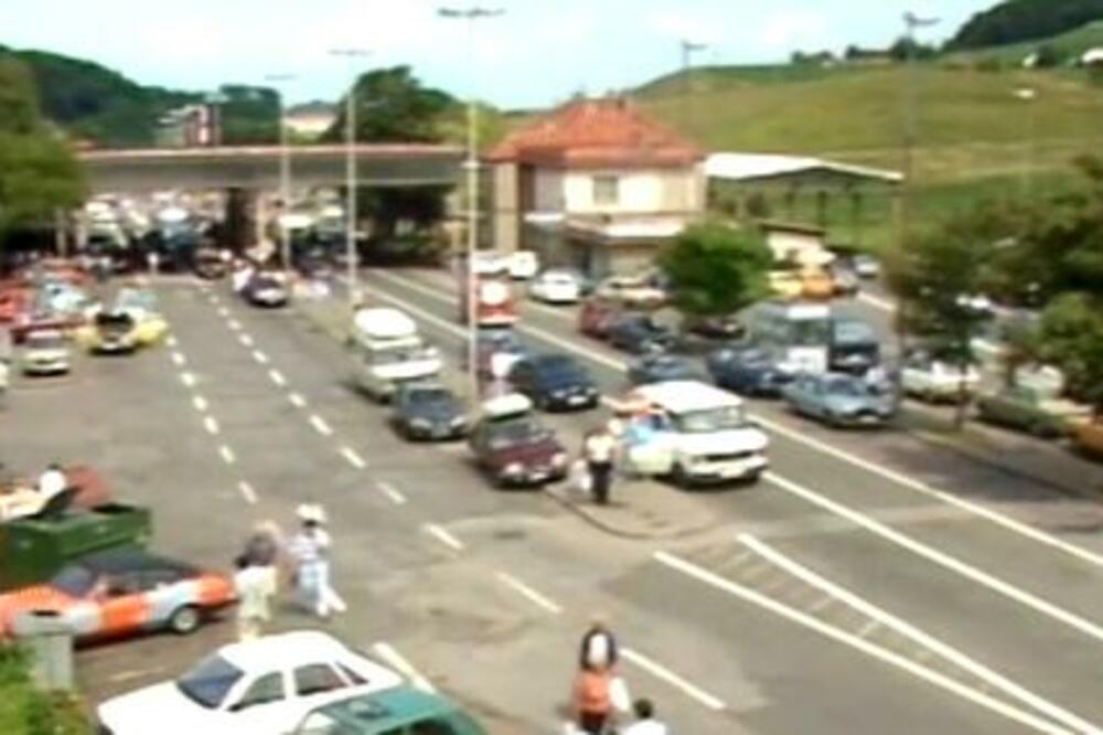 OVAJ SNIMAK POKAZUJE KAKO SE PRELAZILA GRANICA PRE 40 GODINA: Cela JUGOSLAVIJA je u NJEMU (VIDEO)