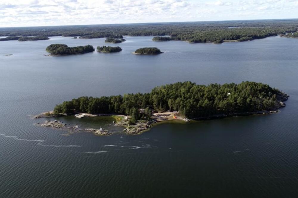 Oliver kupio celo ostrvo, a cena bagatela: Garsonjera u Borči skuplja, kakav biznis potez!