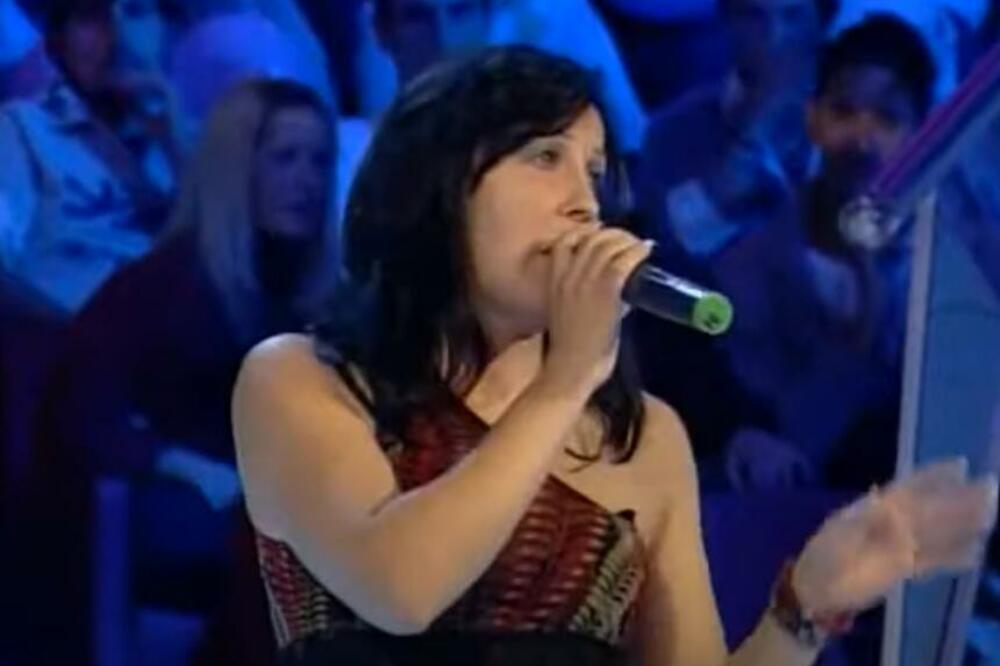 GOVORILI SU DA JE ČEKA SLAVA I BOGATSTVO, TALENTOM ZASENILA BAŠ SVE: Povukla se sa scene i promenila IMIDŽ potpuno