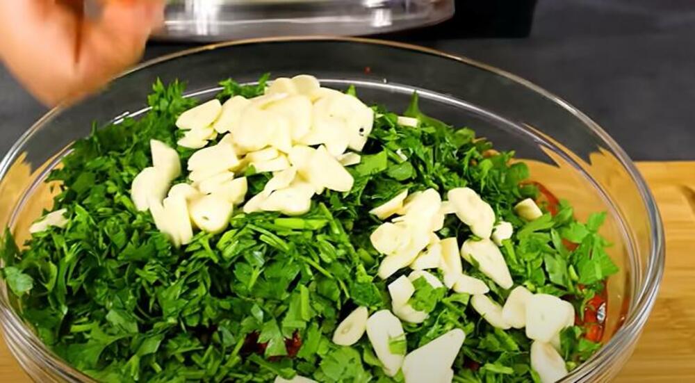 Beli luk u paprikama