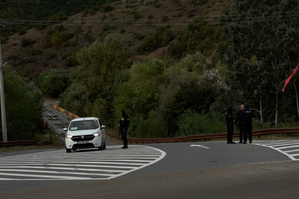 DEČAK NA KOSOVU PLANIRAO MASAKR U ŠKOLI: Spremao MASOVNO UBISTVO, oglasio se direktor škole i izneo DETALJE UŽASA