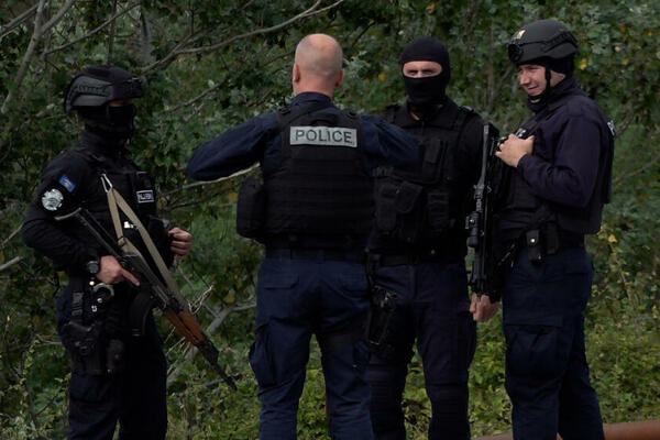 OGLASILA SE KANCELARIJA ZA KiM ZBOG NAPADA NA SRBE: "Psovali su ih, šutirali i udarali"