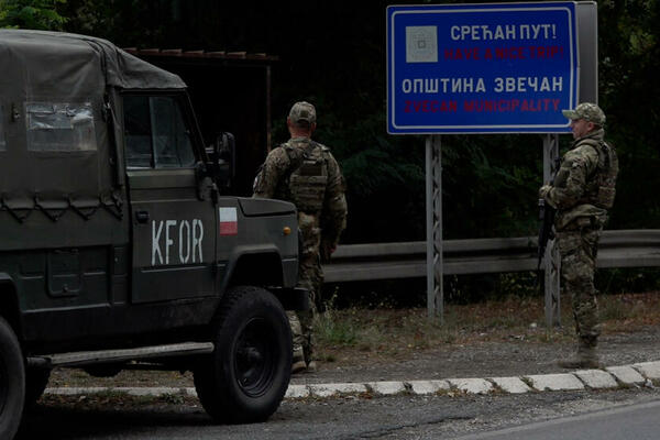 U SRPSKIM SREDINAMA NA KOSOVU I METOHIJI TRI DANA ŽALOSTI: Zastave na pola koplja