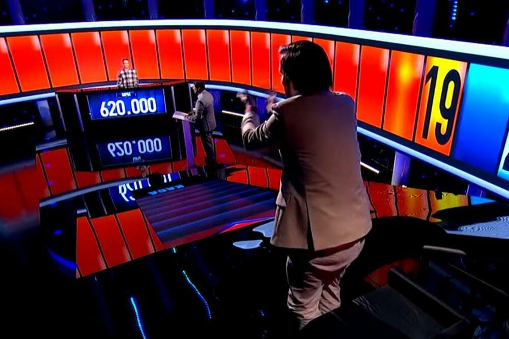 DA LI JE MOGUĆE DA OVO NE ZNA? Hrvatski takmičar "Potere" se IZBLAMIRAO ZA SVE PARE, nastao MUK zbog OVOG pitanja