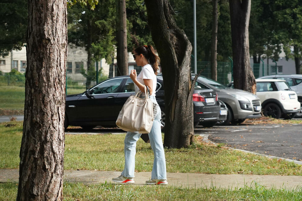Paparaco ju je uhvatio bez šminke